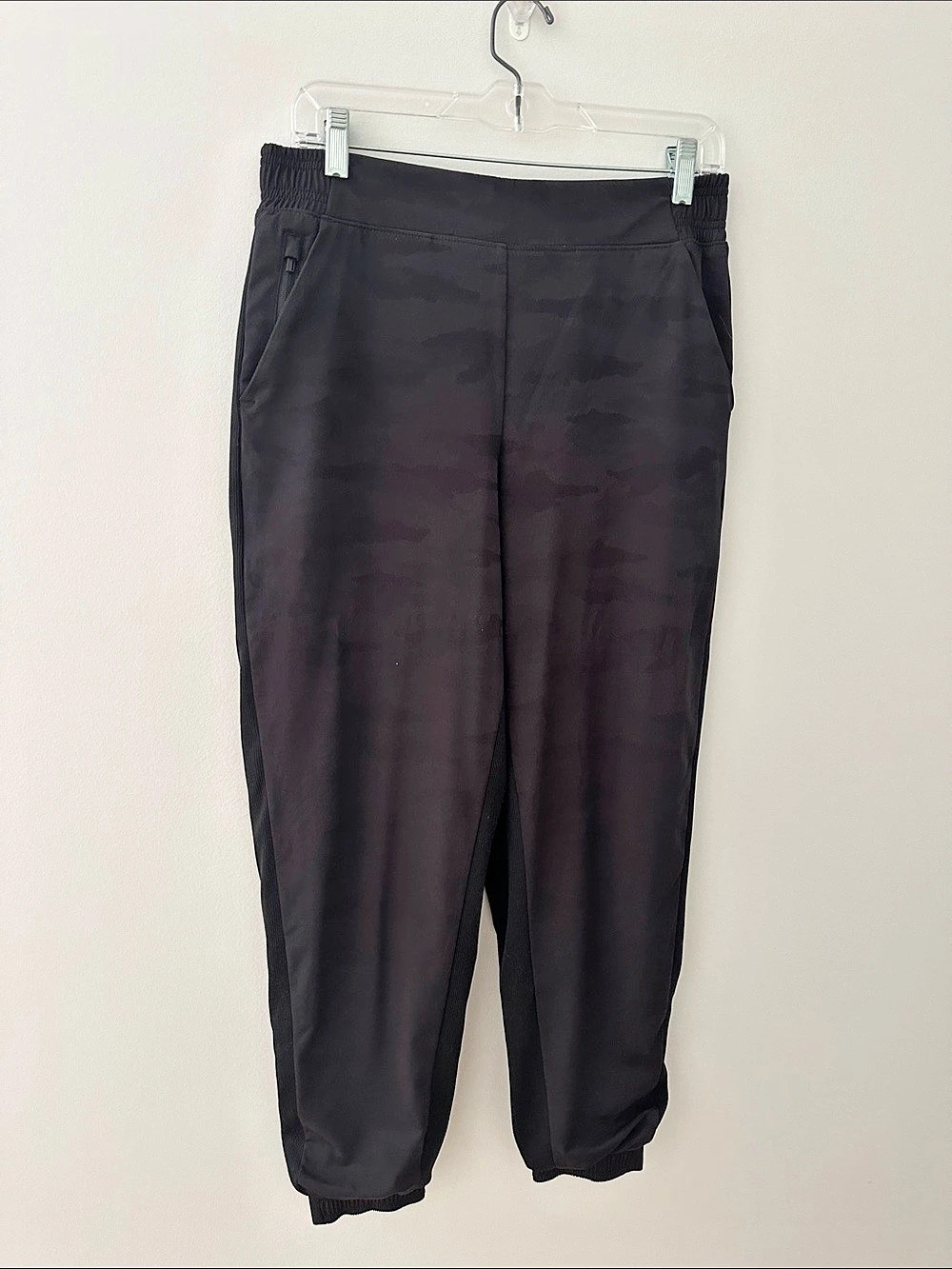 Athleta Black Jogger Pants Size 8 Like New